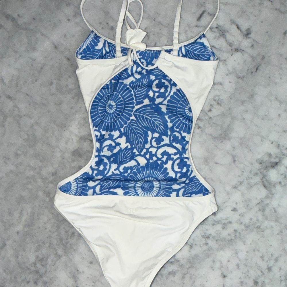lululemon revisable swimsuit - Picture 6 of 8